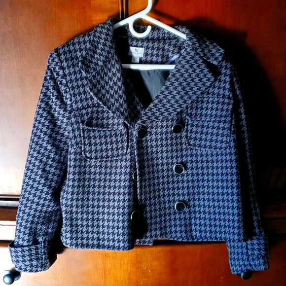 Jacket - Picture 1 of 3